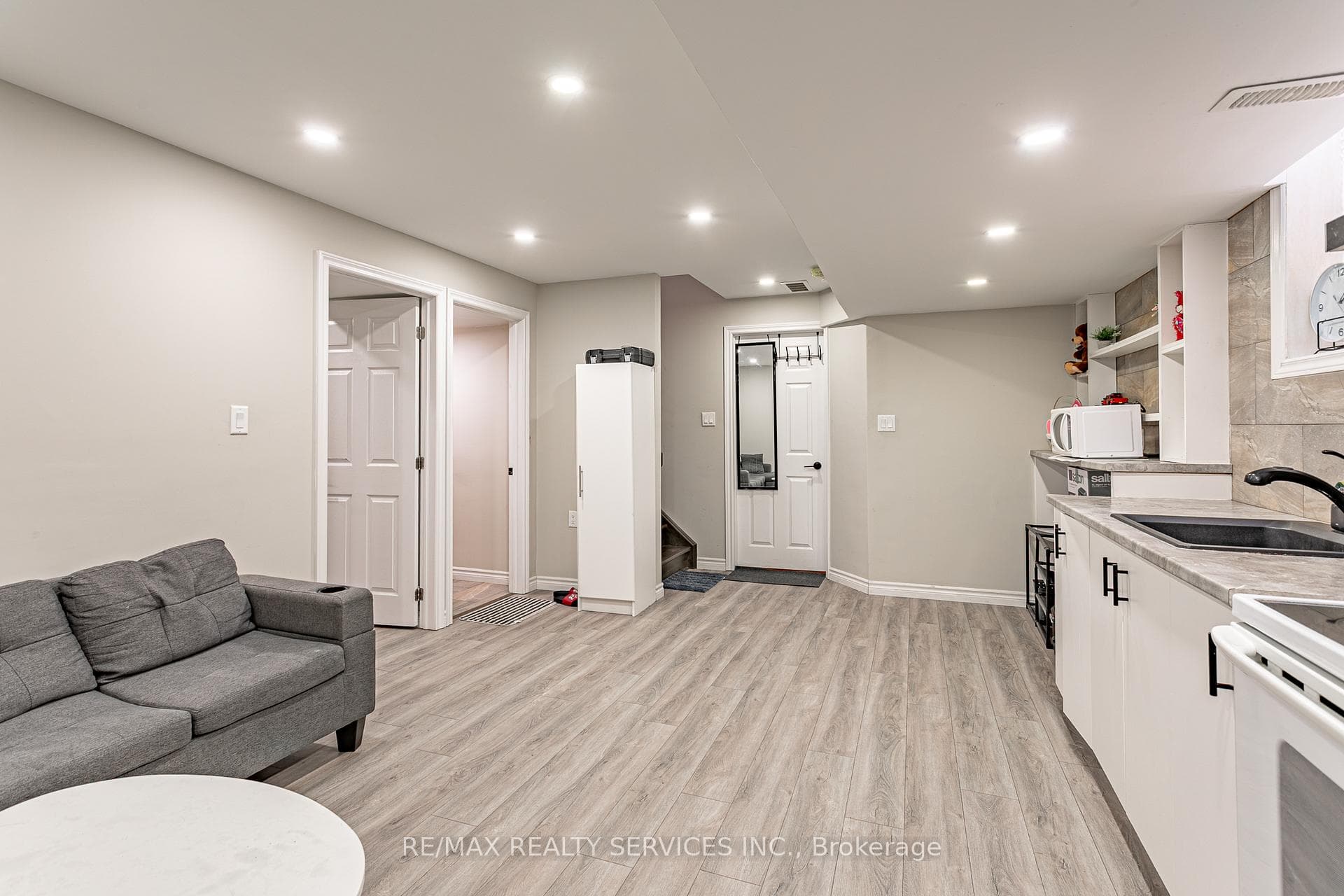 2227 Evans Boulevard photo 26