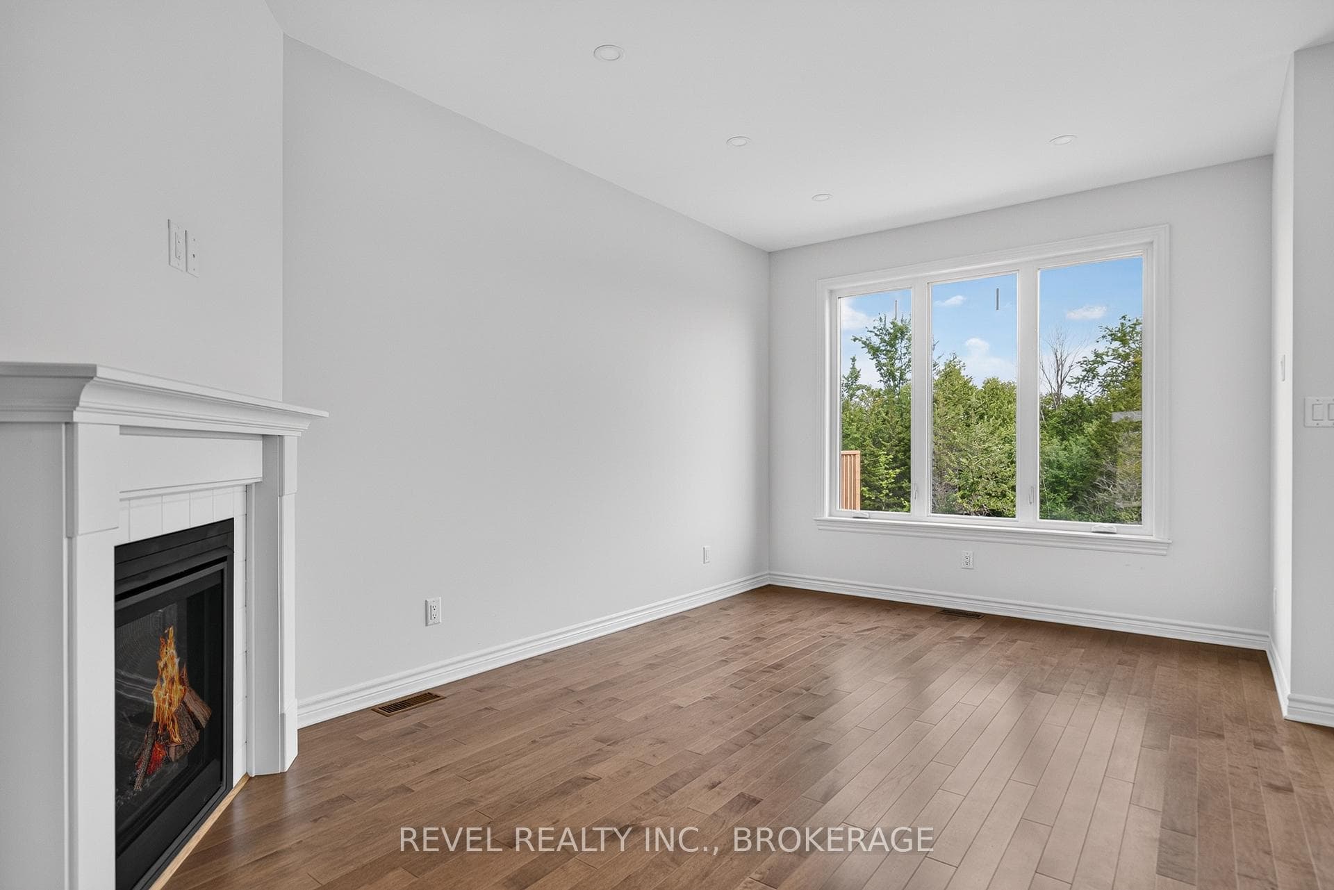 444 Buckthorn Drive photo 21