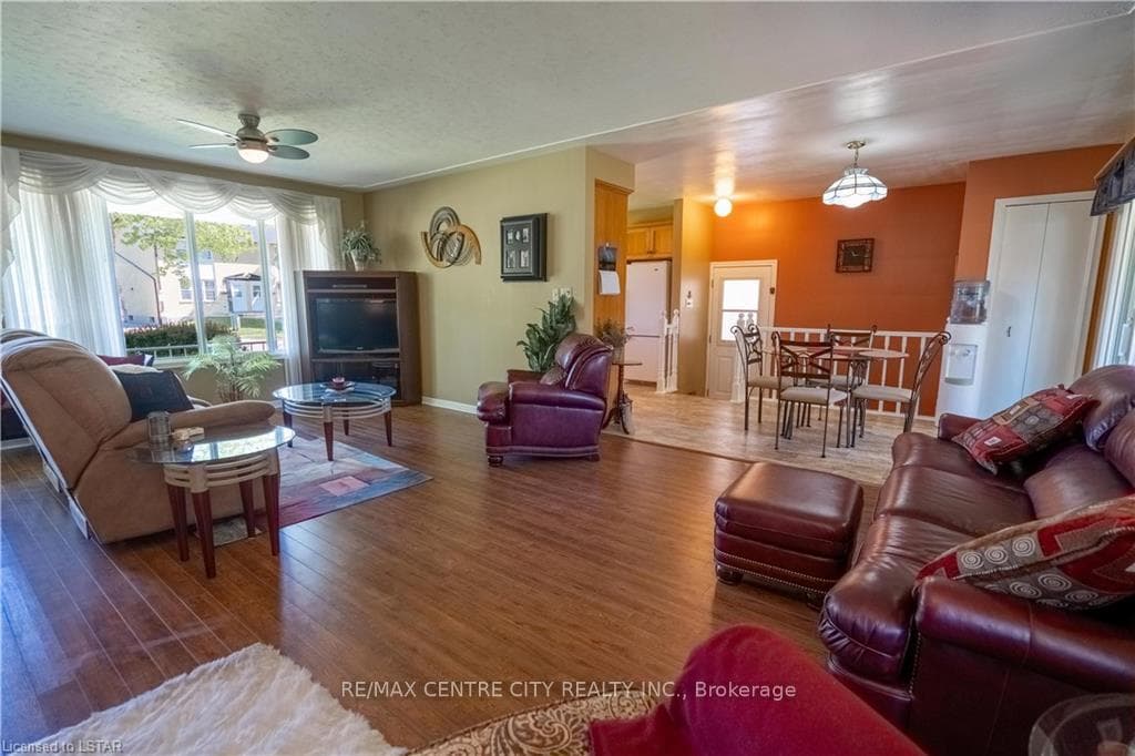 372 SAULSBURY Street photo 20