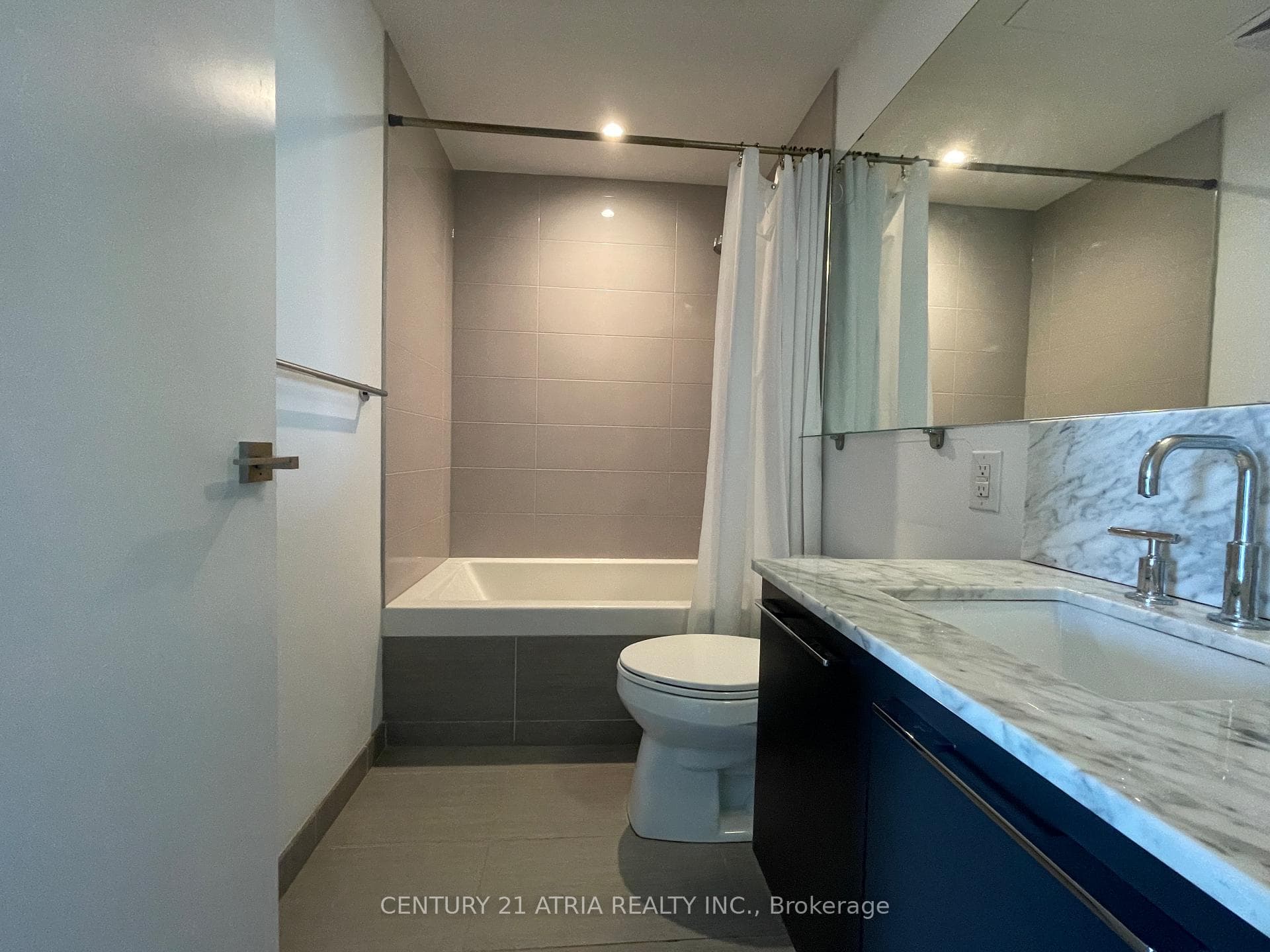 50 Charles Street Unit 3201 photo 5