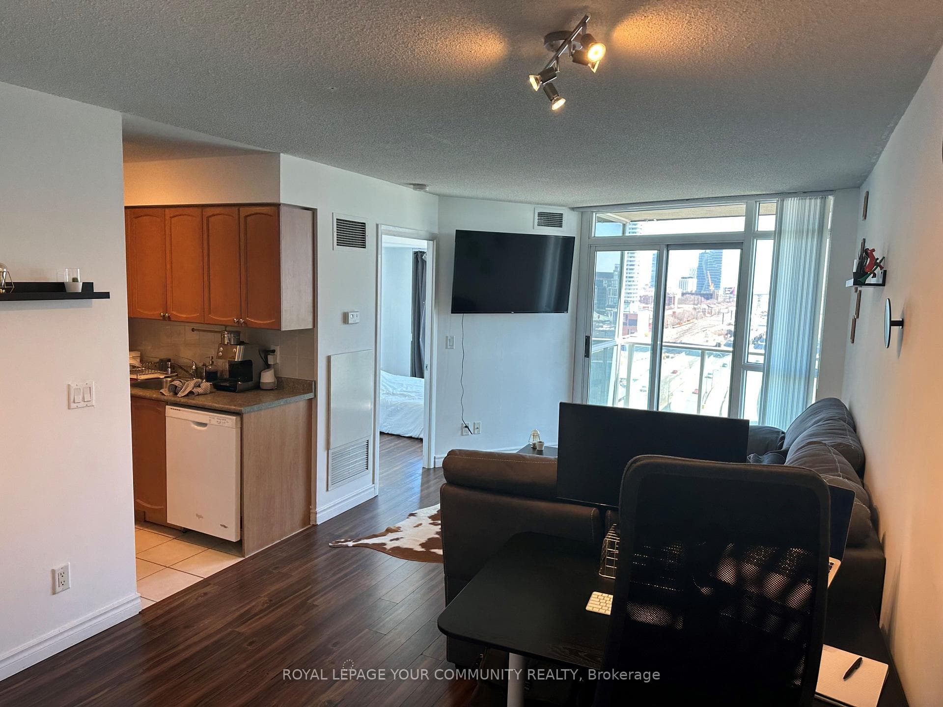18 Yonge Street Unit 1510 photo 2