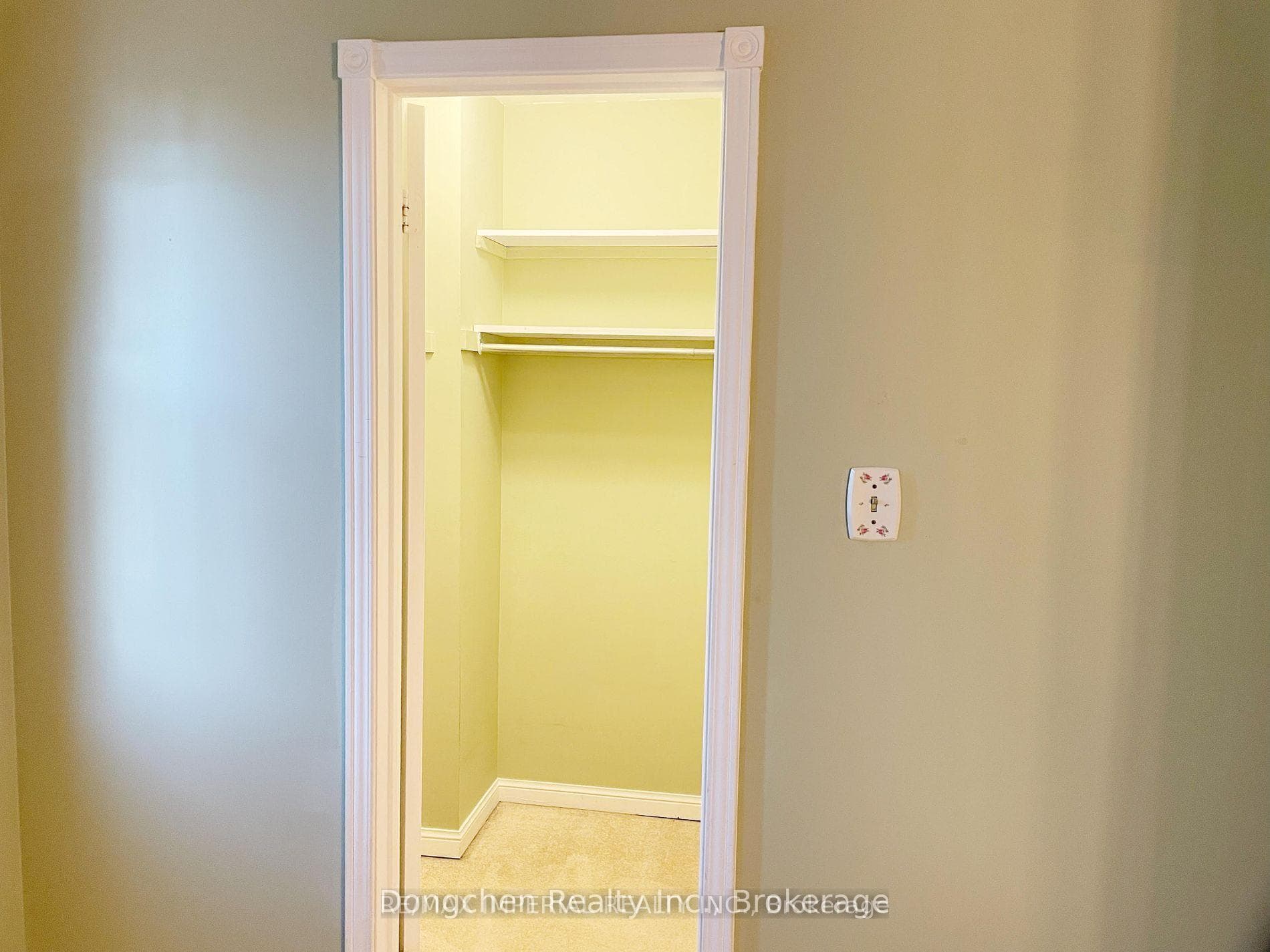 83 Mossbrook Crescent photo 8