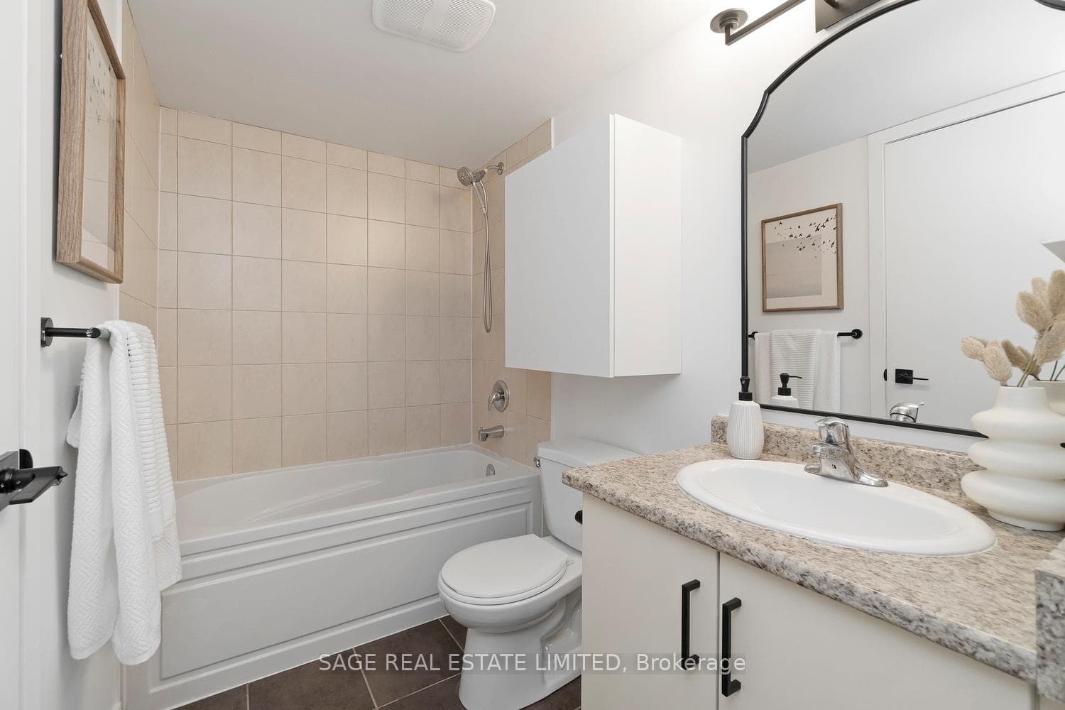 10 Carnation Avenue Unit 18 photo 32