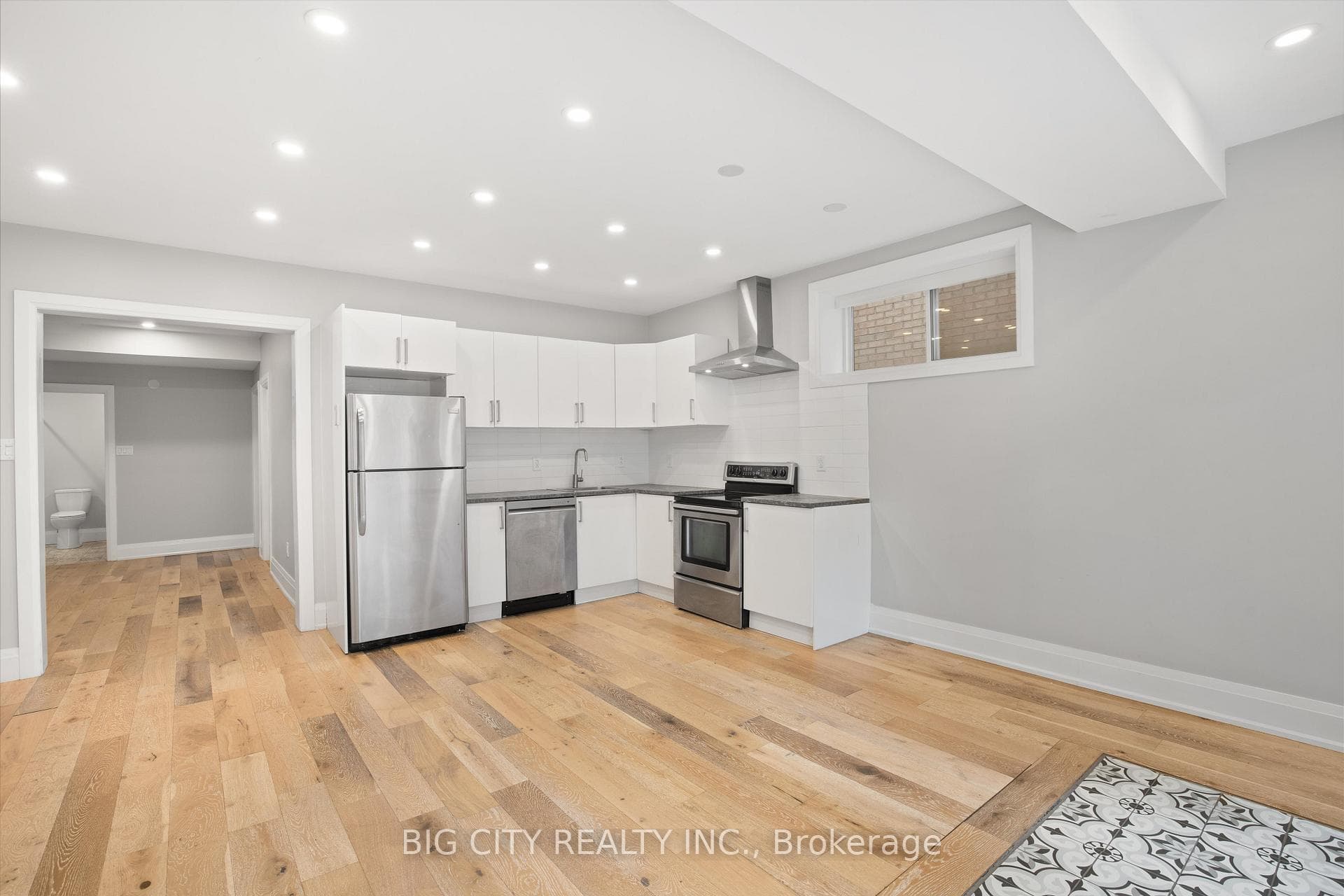 7698 Kipling Avenue Unit 2 photo 5