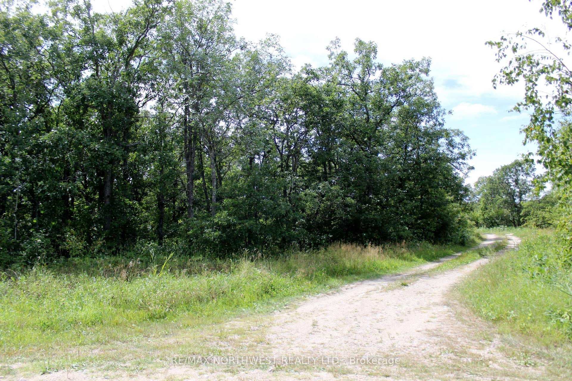 220 MORRISON RD photo 32