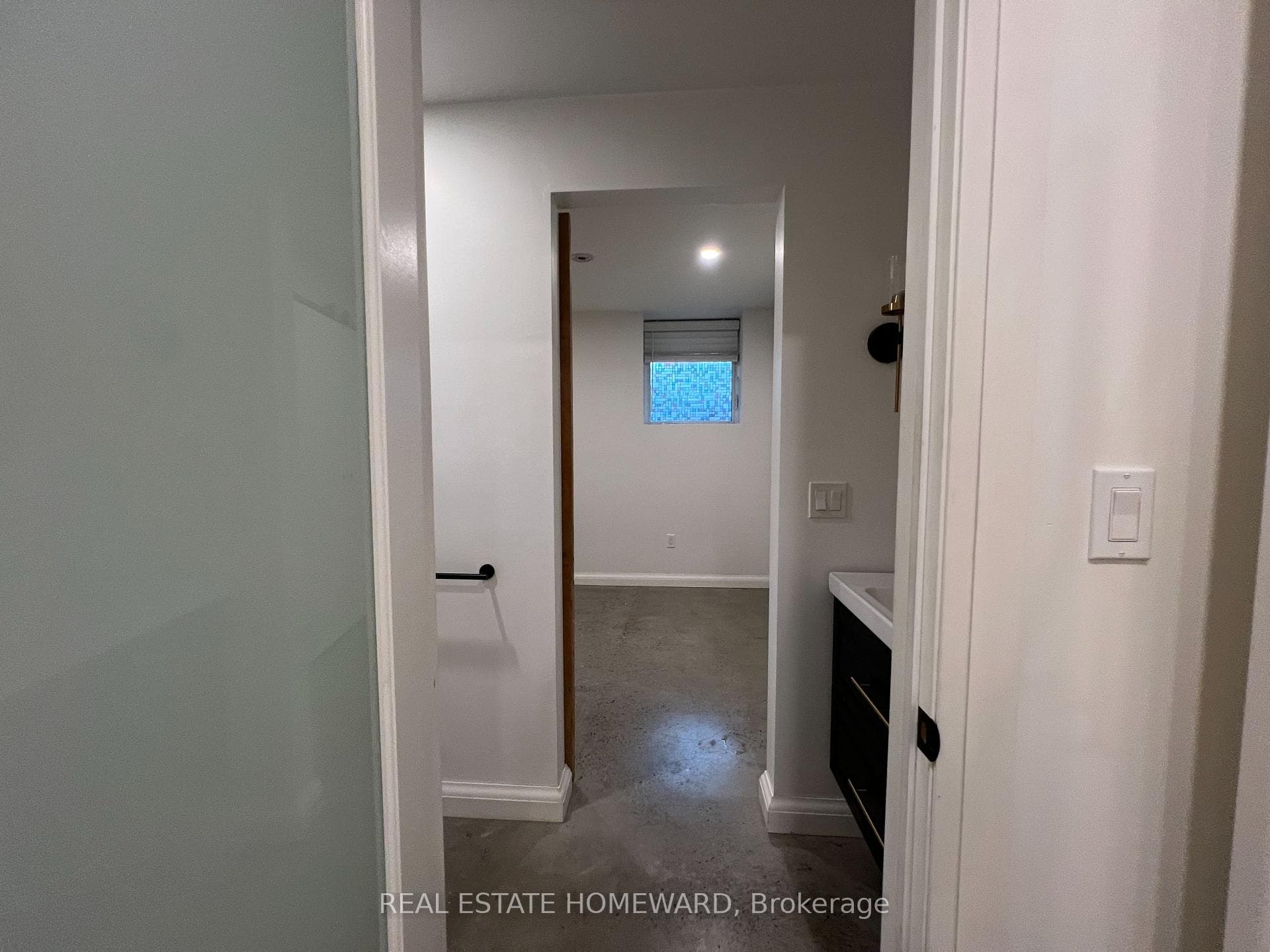 110 Caroline Avenue Unit Lower photo 6
