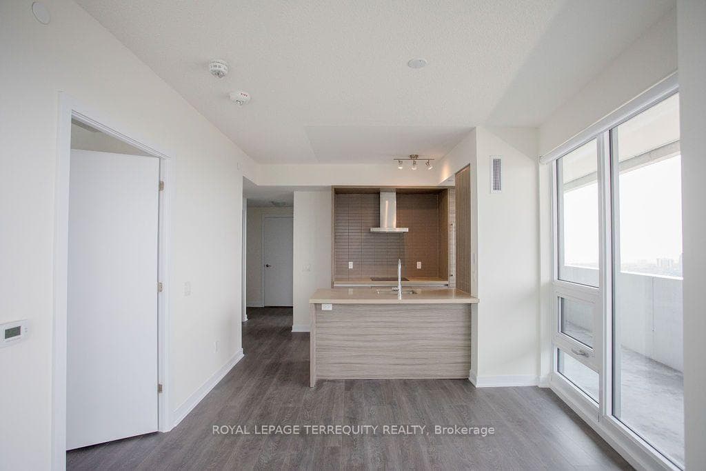 2221 Yonge Street Unit 4609 photo 7