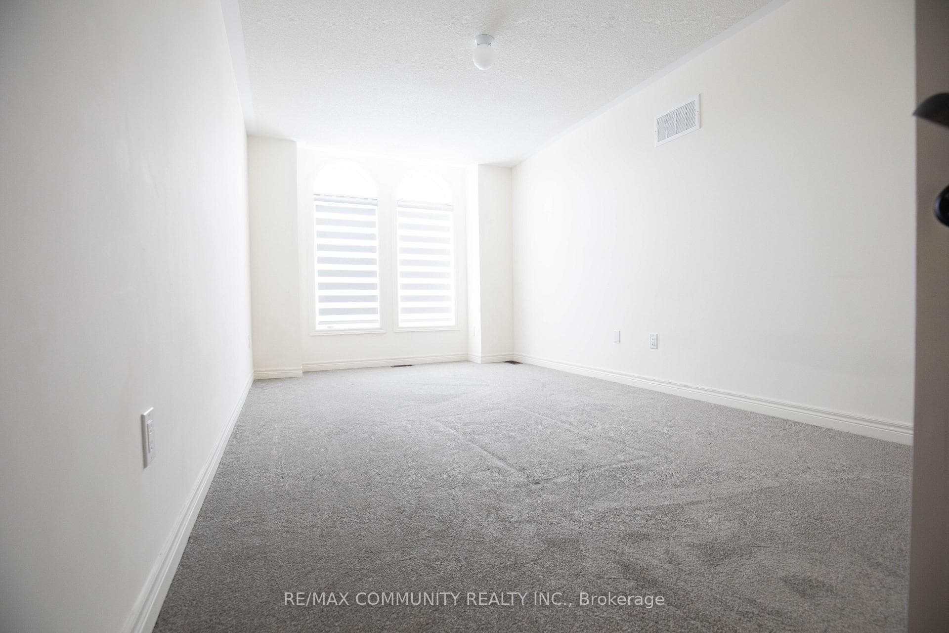 1197 Kettering Drive photo 2