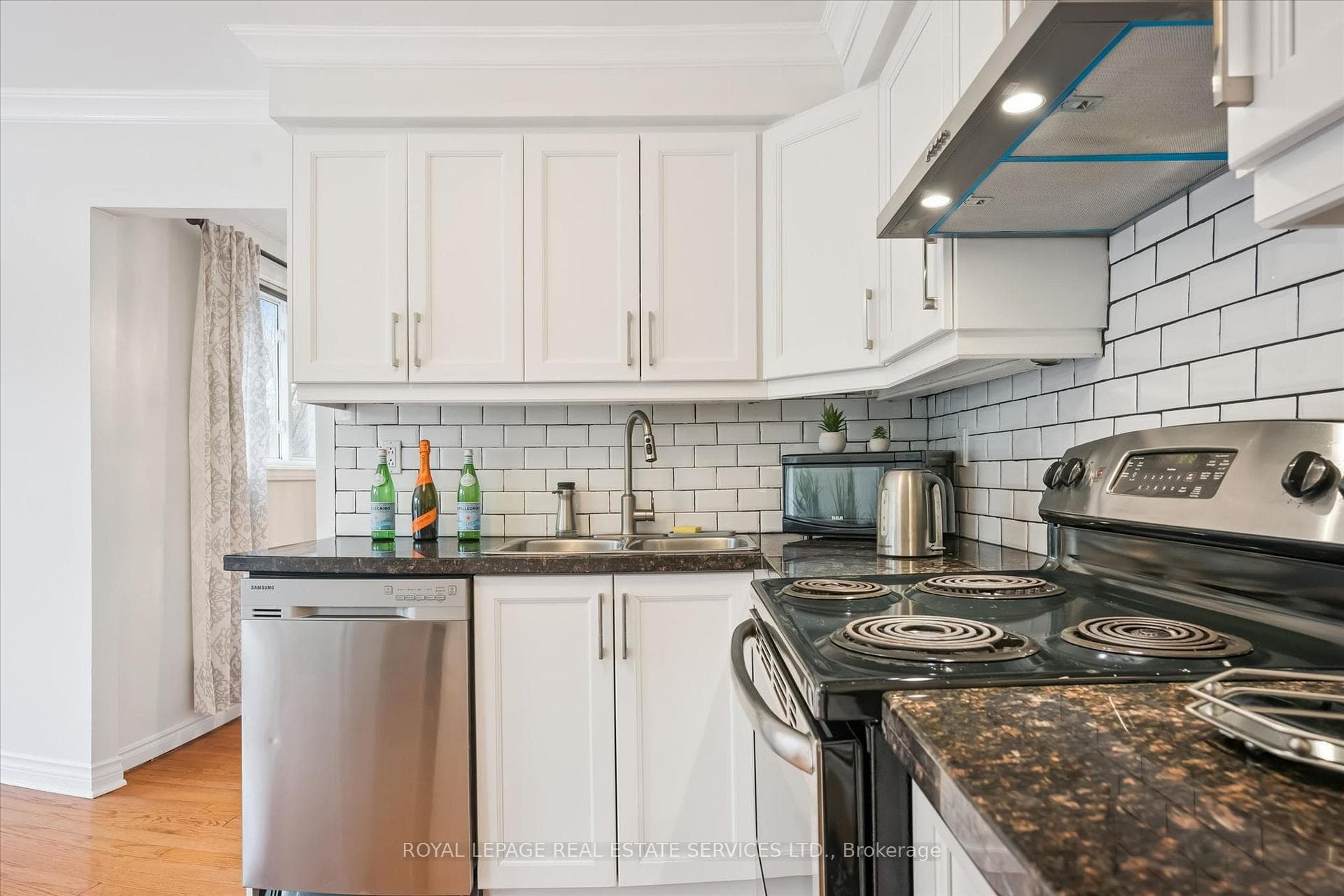 Granite Counters in Well-Appointed Gourmet Kitchen