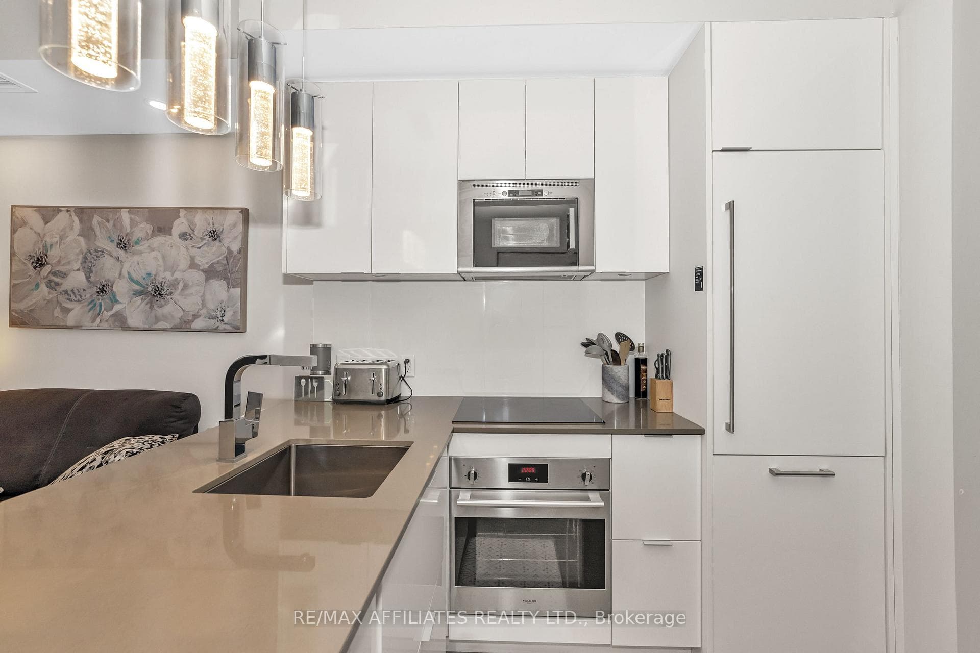 101 Queen Street Unit 902 photo 9
