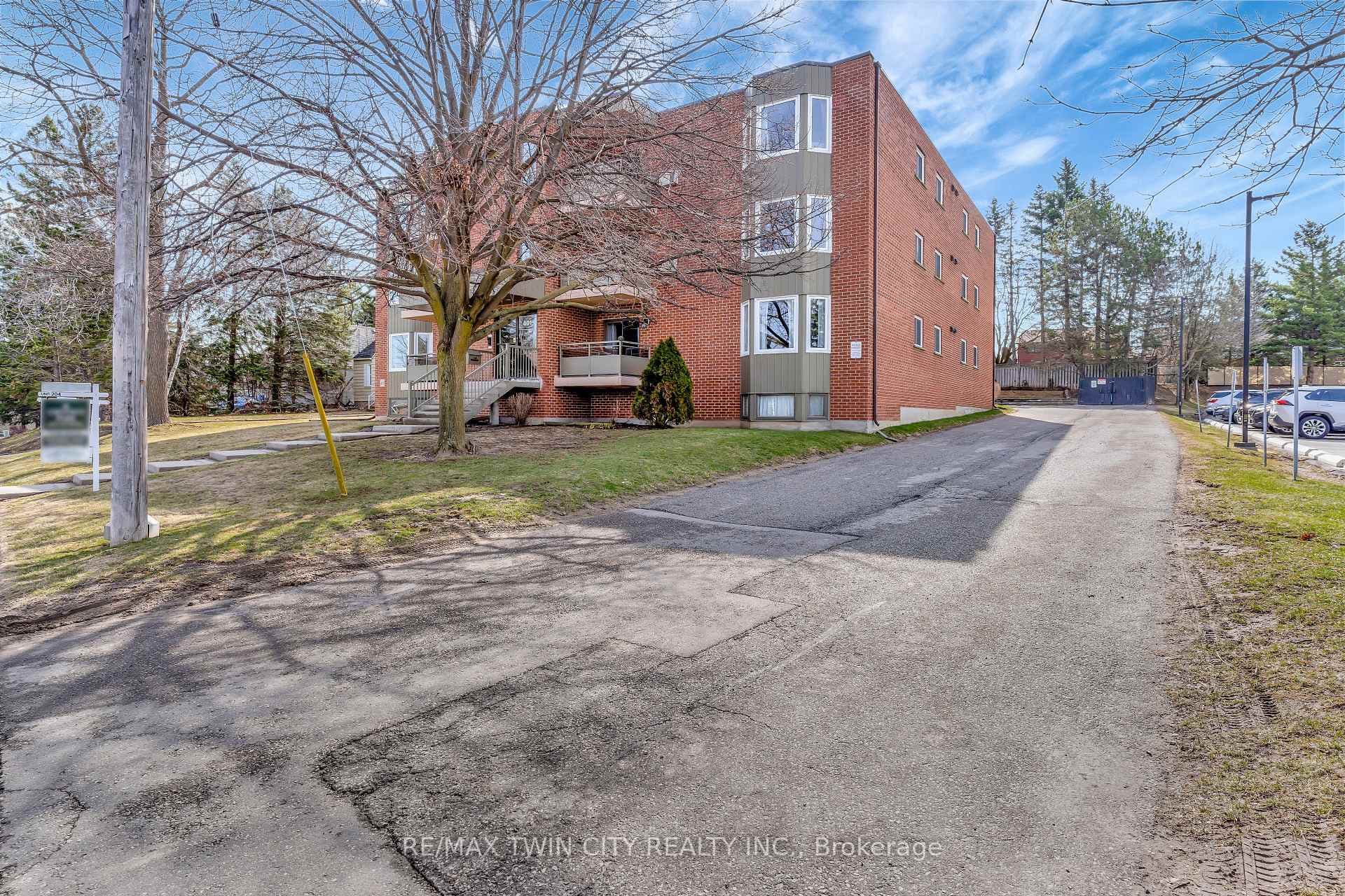 401 Erb Street Unit 203 photo 2