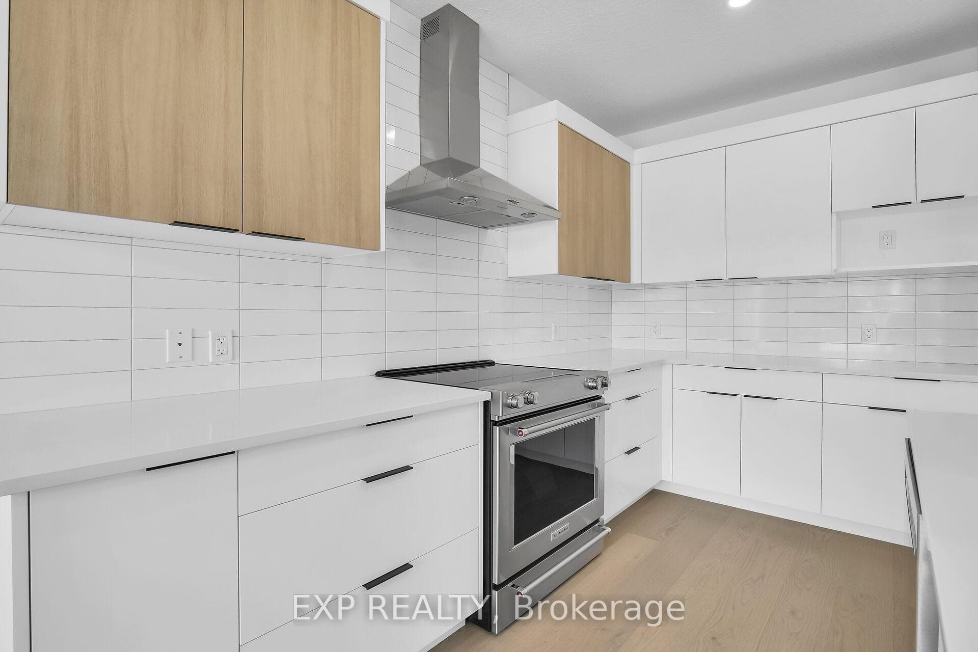 424 Old Wonderland Road photo 11