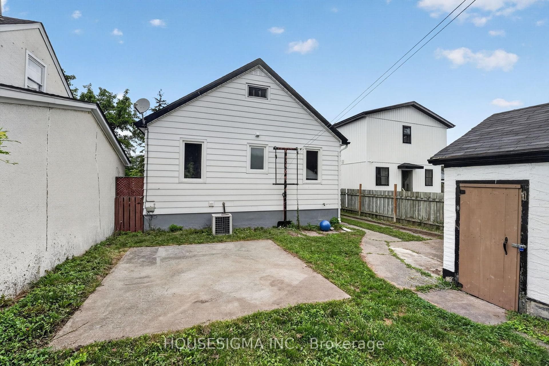 342 Carlton Street photo 32