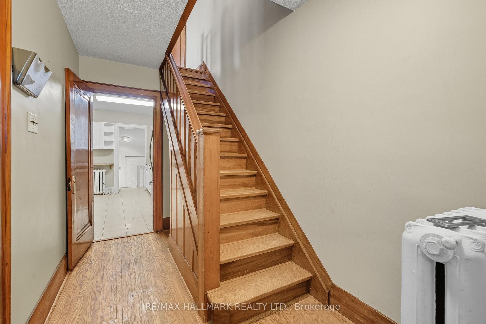 386 Belsize Drive photo 7