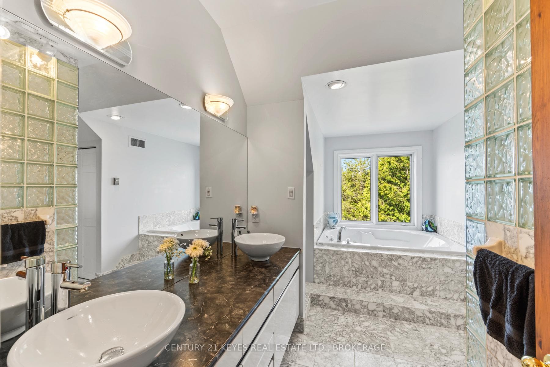 207 Ivy Lea Road photo 35
