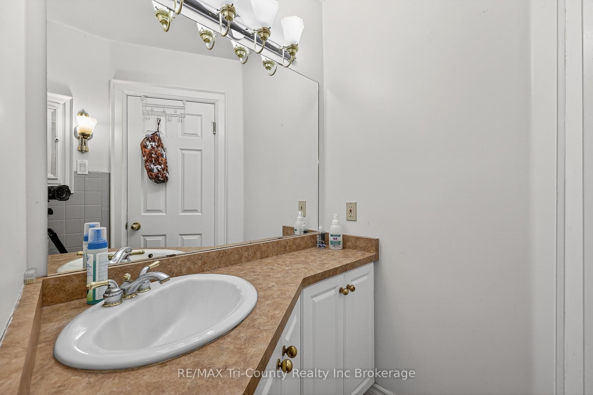 9088 Culloden Road photo 17