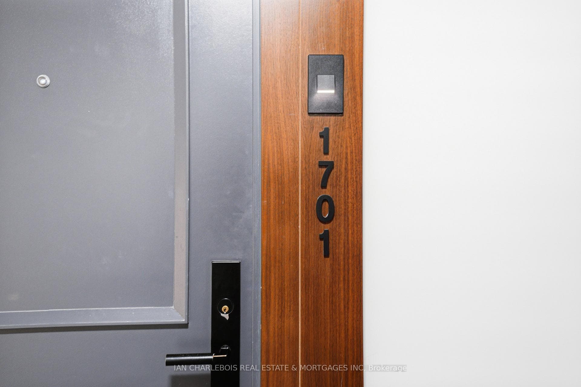 255 Bay Street Unit 1701 photo 6