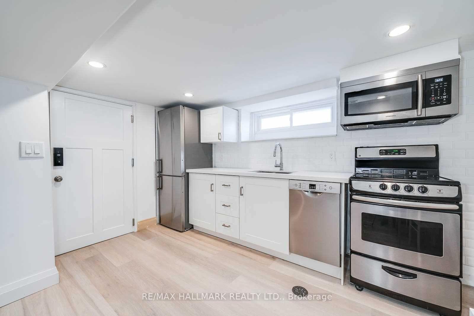 24 Barrington Avenue photo 4