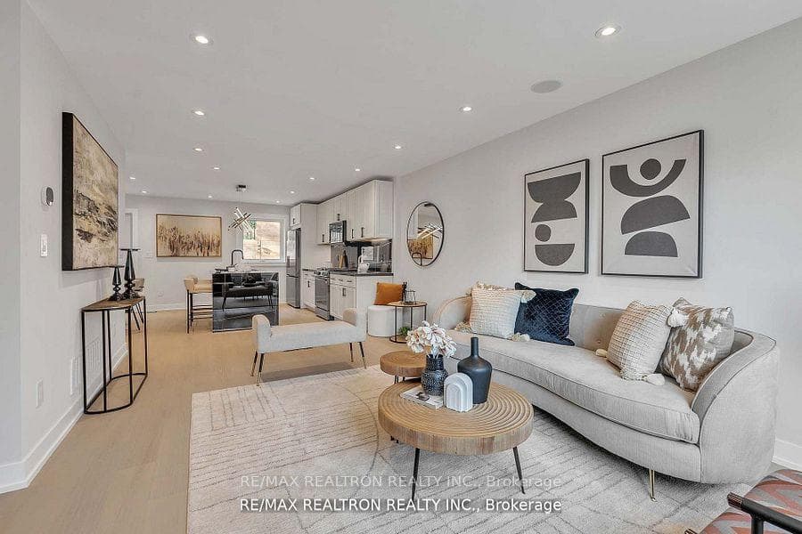 254 Hastings Avenue photo 1