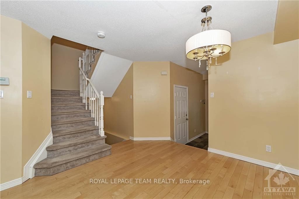 17 TEESWATER Street photo 7