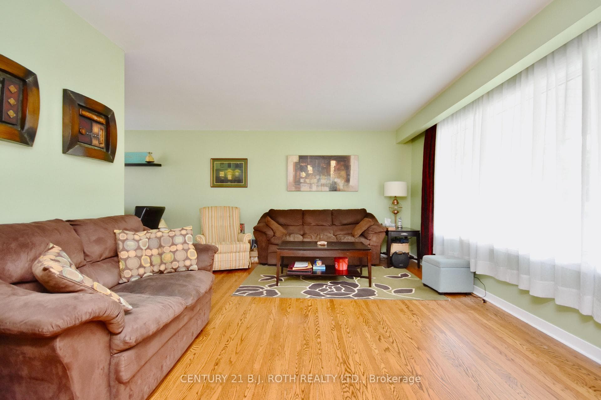 51 Glenwood Drive photo 4