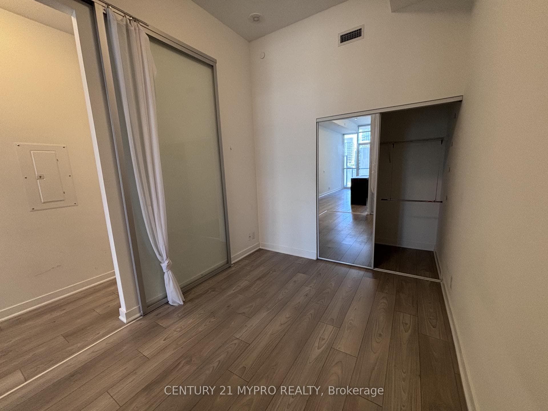 120 Parliament Street Unit 601 photo 13
