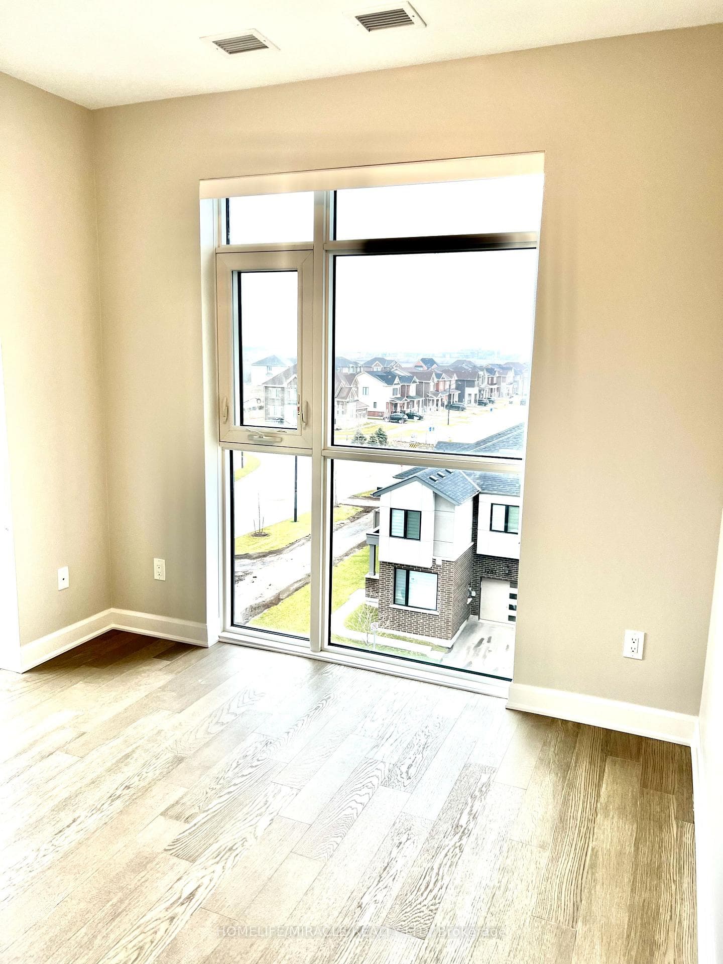 460 Gordon Krantz Avenue Unit 402 photo 16