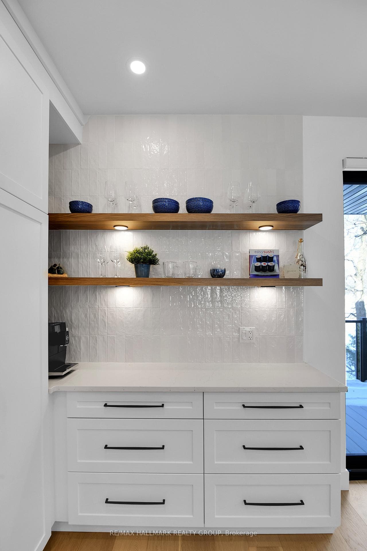 Main Level - Kitchen