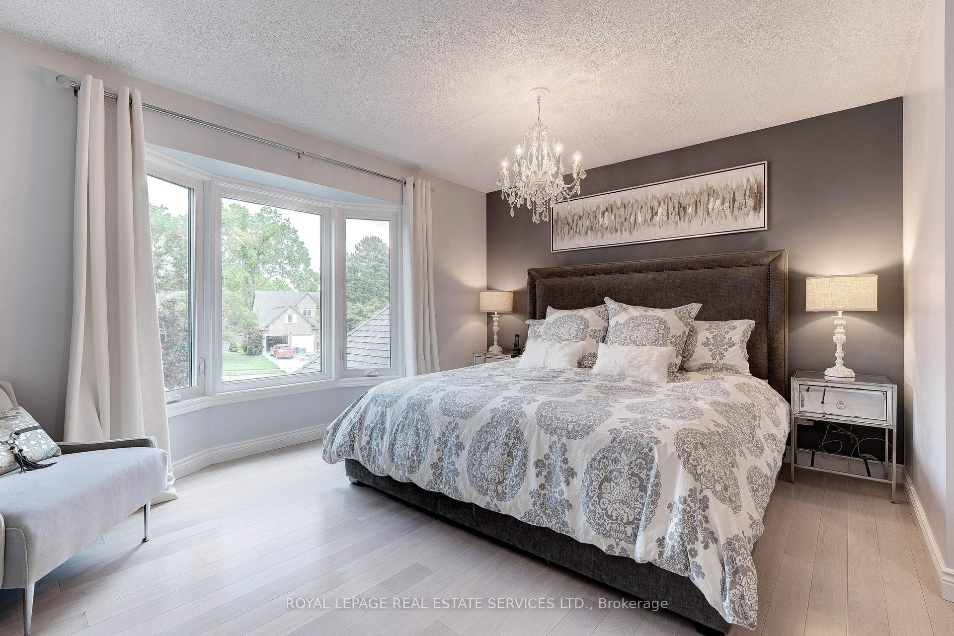 208 Somerville Place photo 19