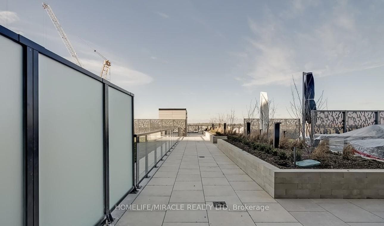 1415 Dundas Street Unit 214 photo 22