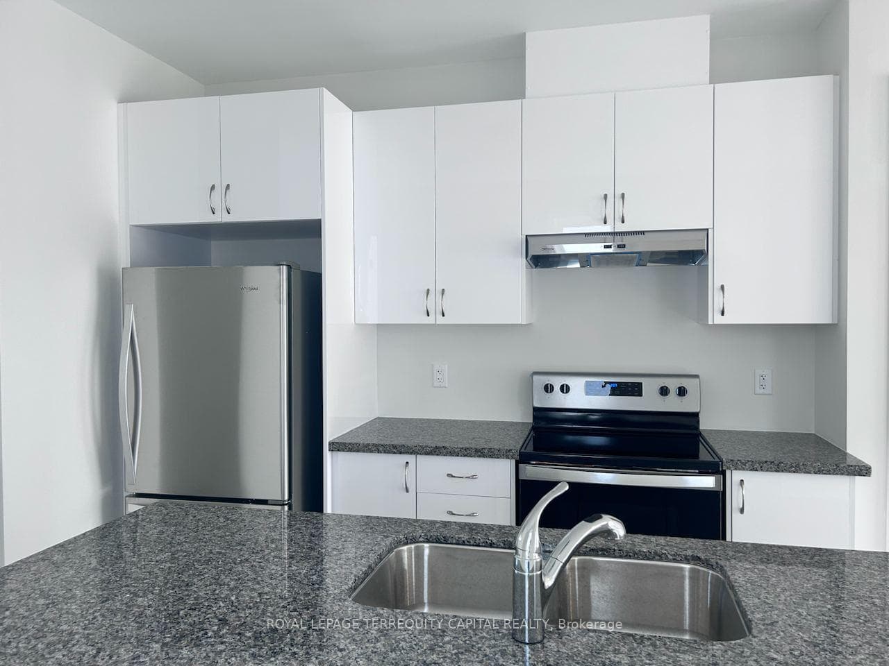 26 Valleybrook Road Unit Upper photo 8