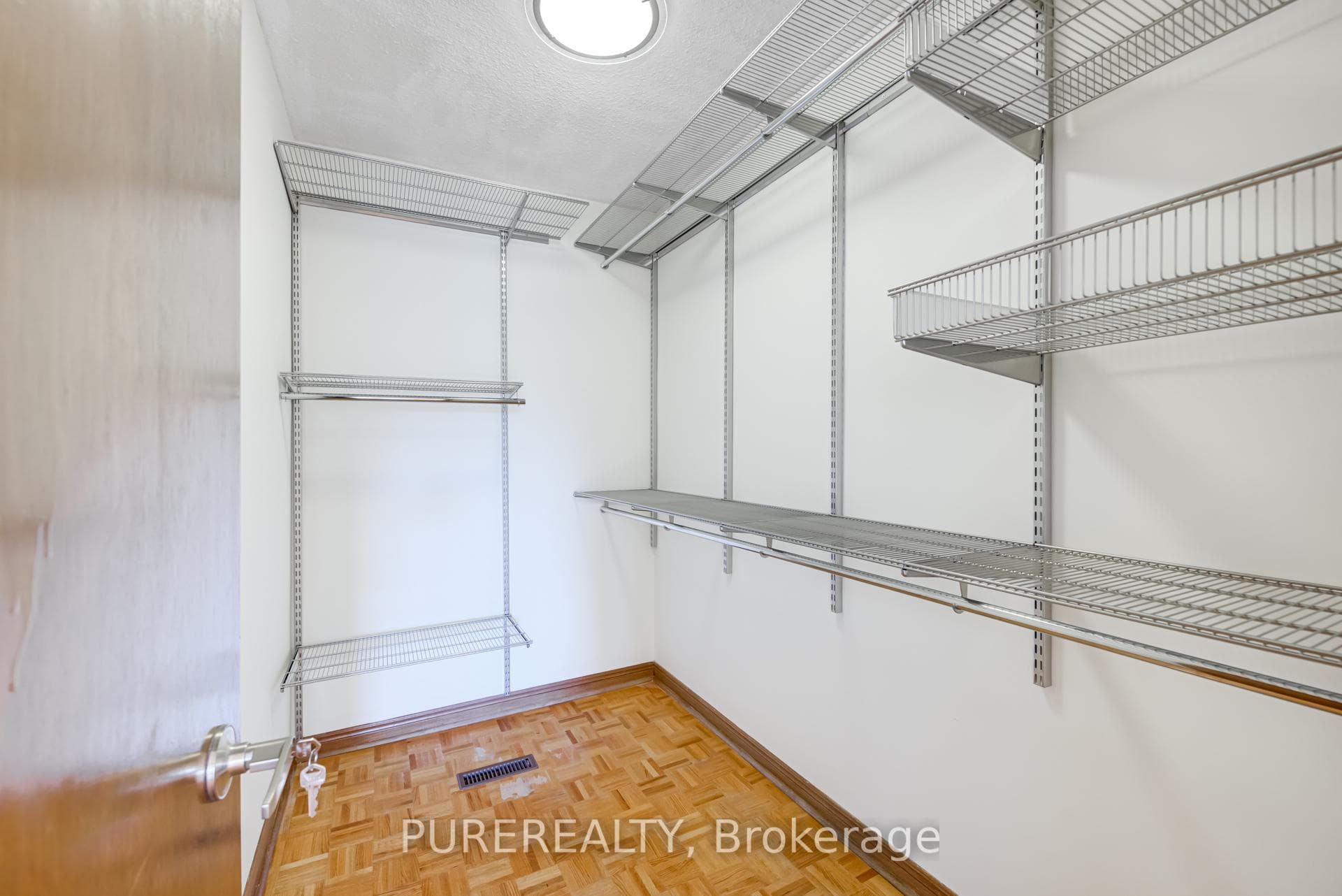 968 Summerbreeze Court photo 19