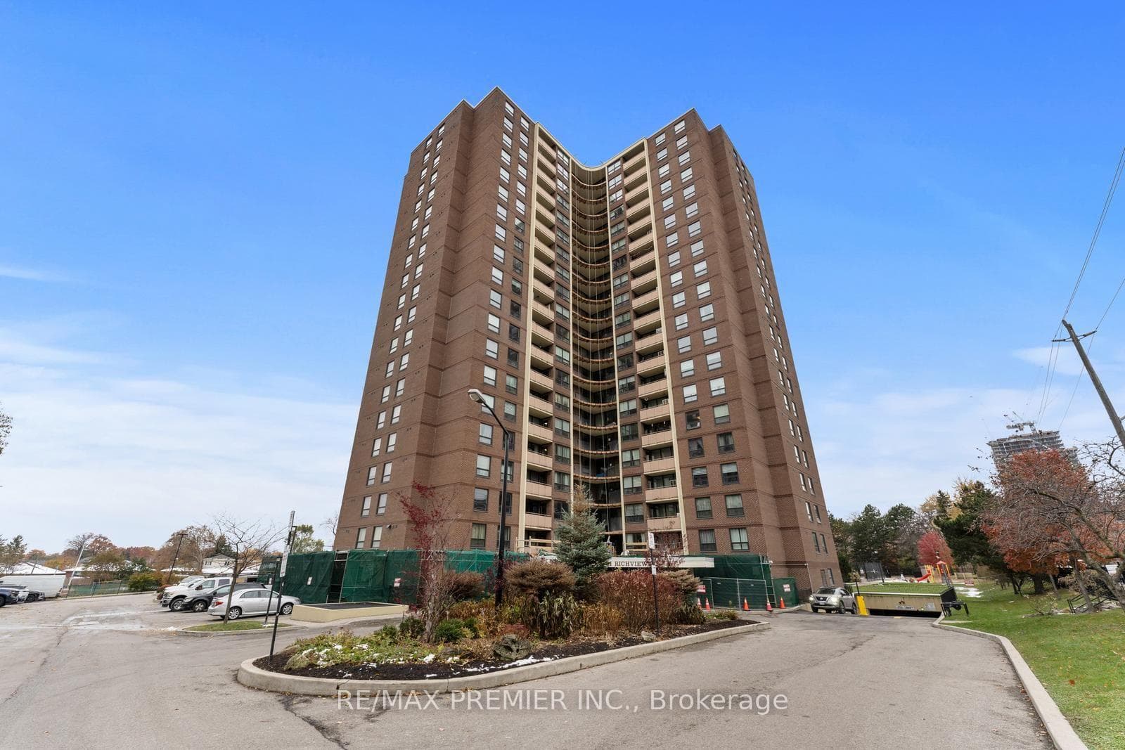 61 Richview Road Unit 1807 photo 1
