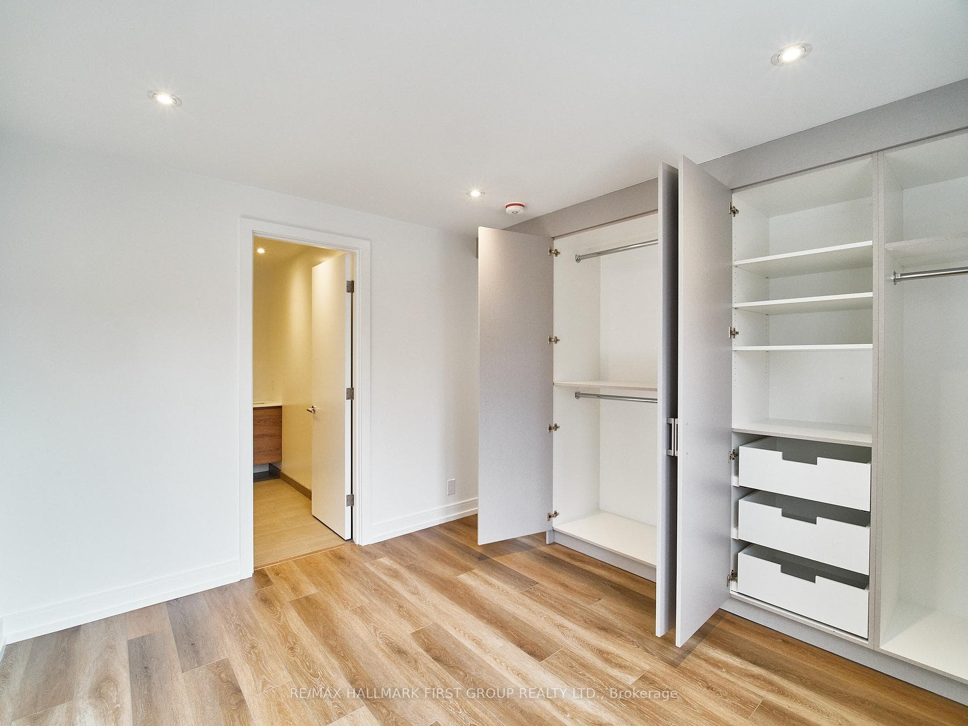 2598 Yonge Street Unit Upper photo 26