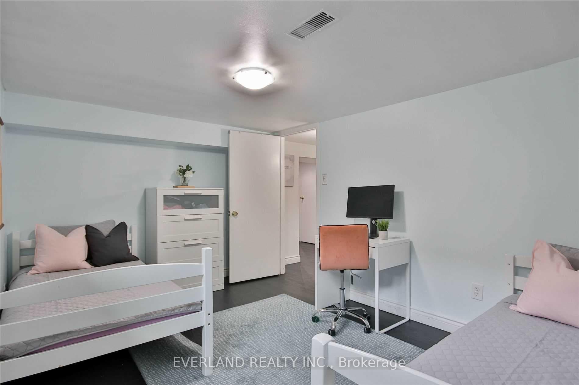 143 Greyabbey Trail photo 12