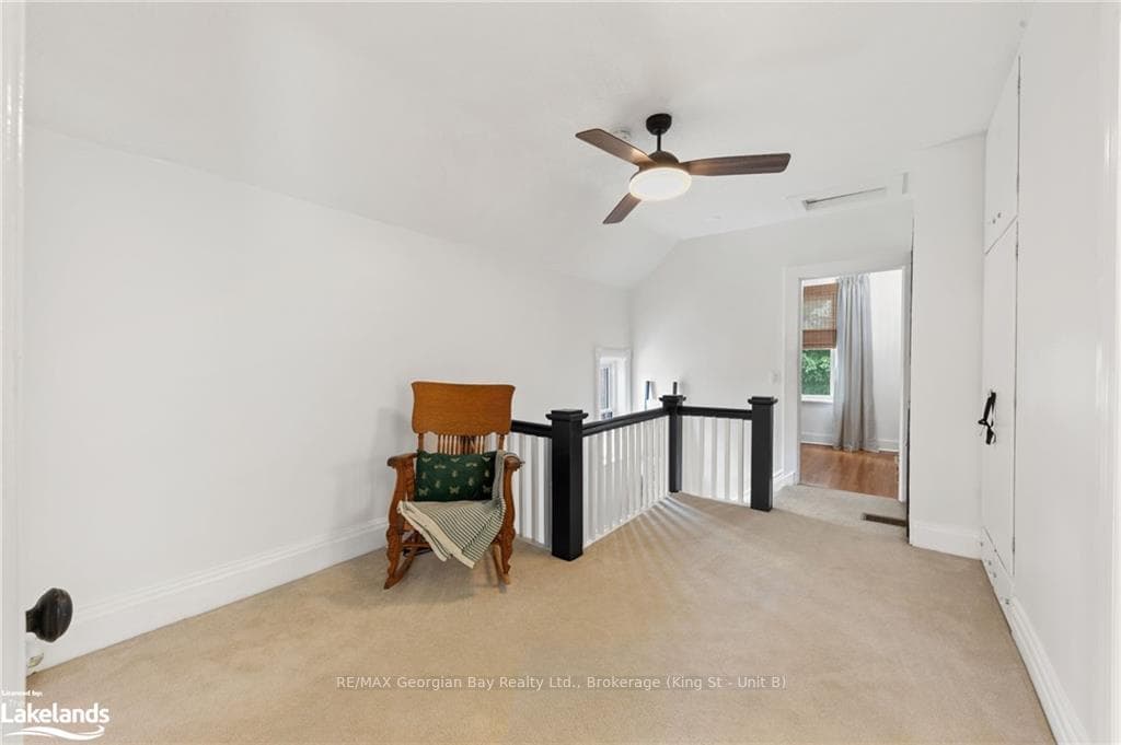 354 QUEEN Street photo 24