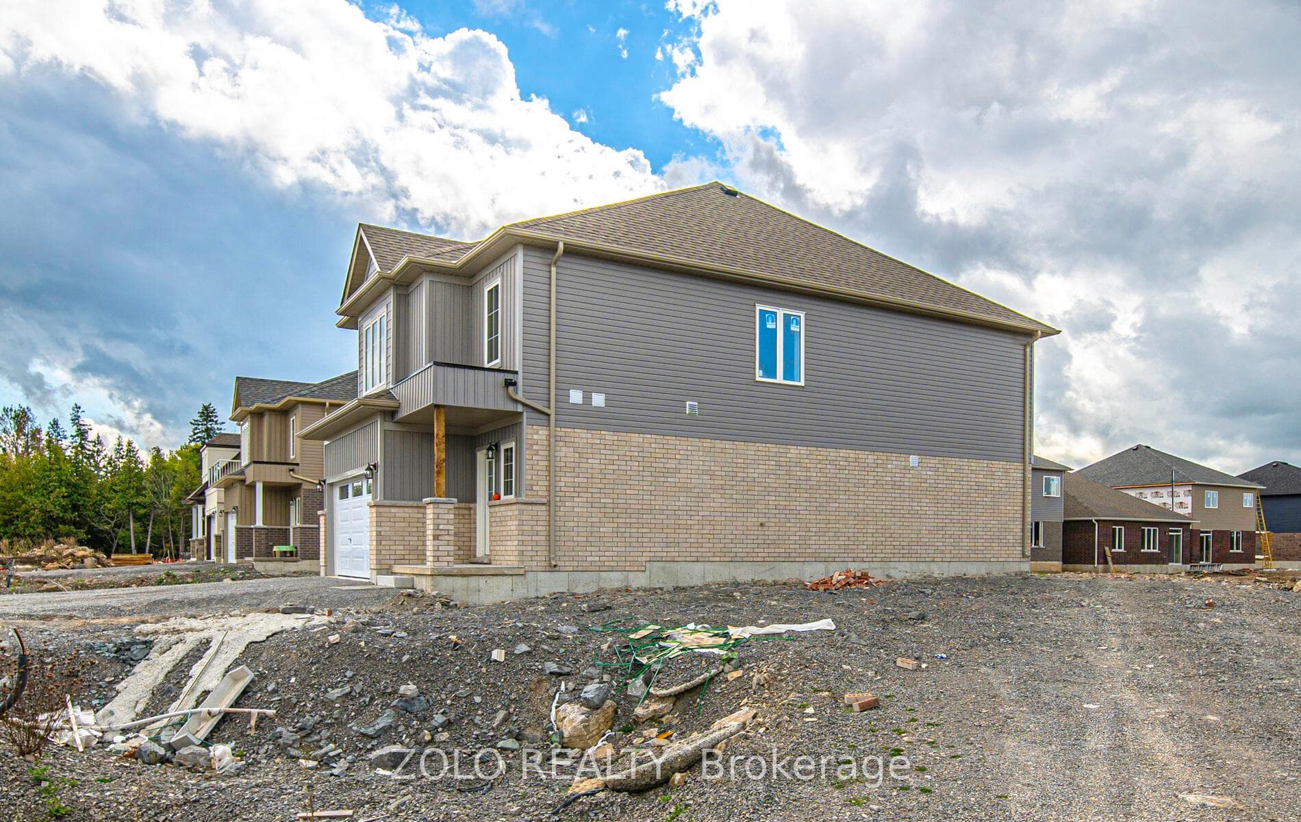84 Hillcroft Way photo 4