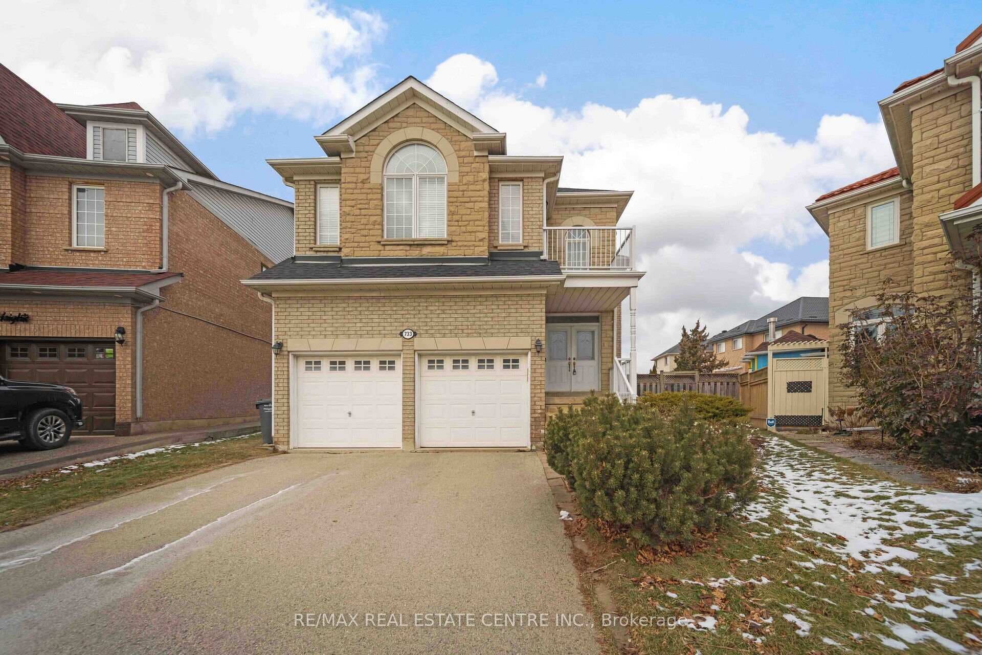 733 Macbeth Heights photo 1