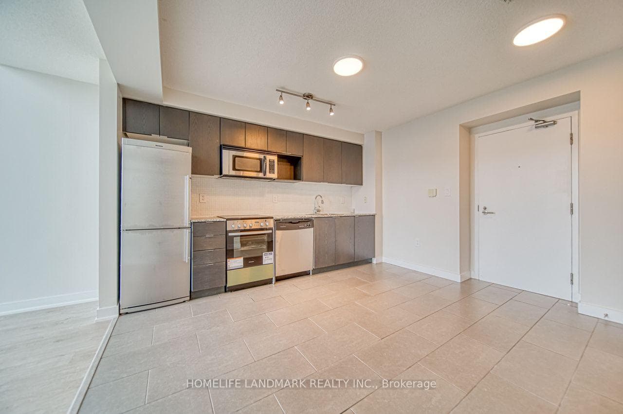 15 Fort York Boulevard Unit 3701 photo 9