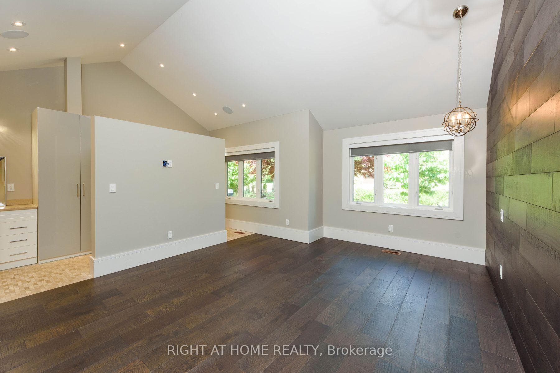 176 Maplewood Road photo 19