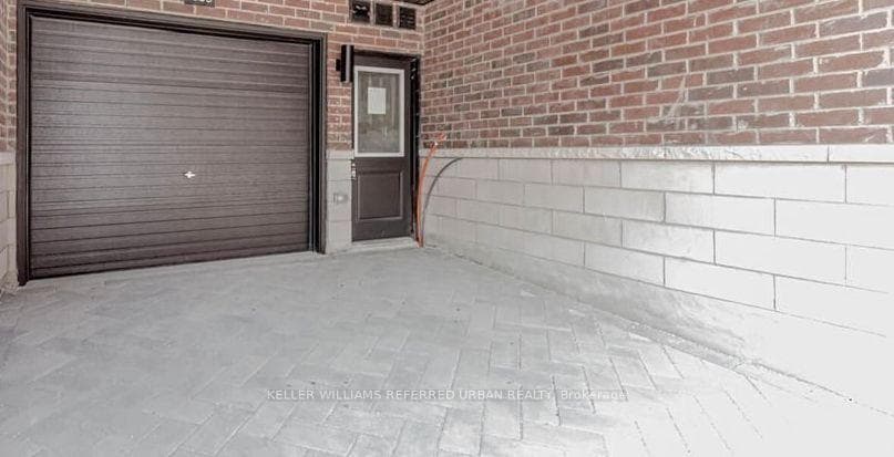 1579 Midland Avenue photo 16