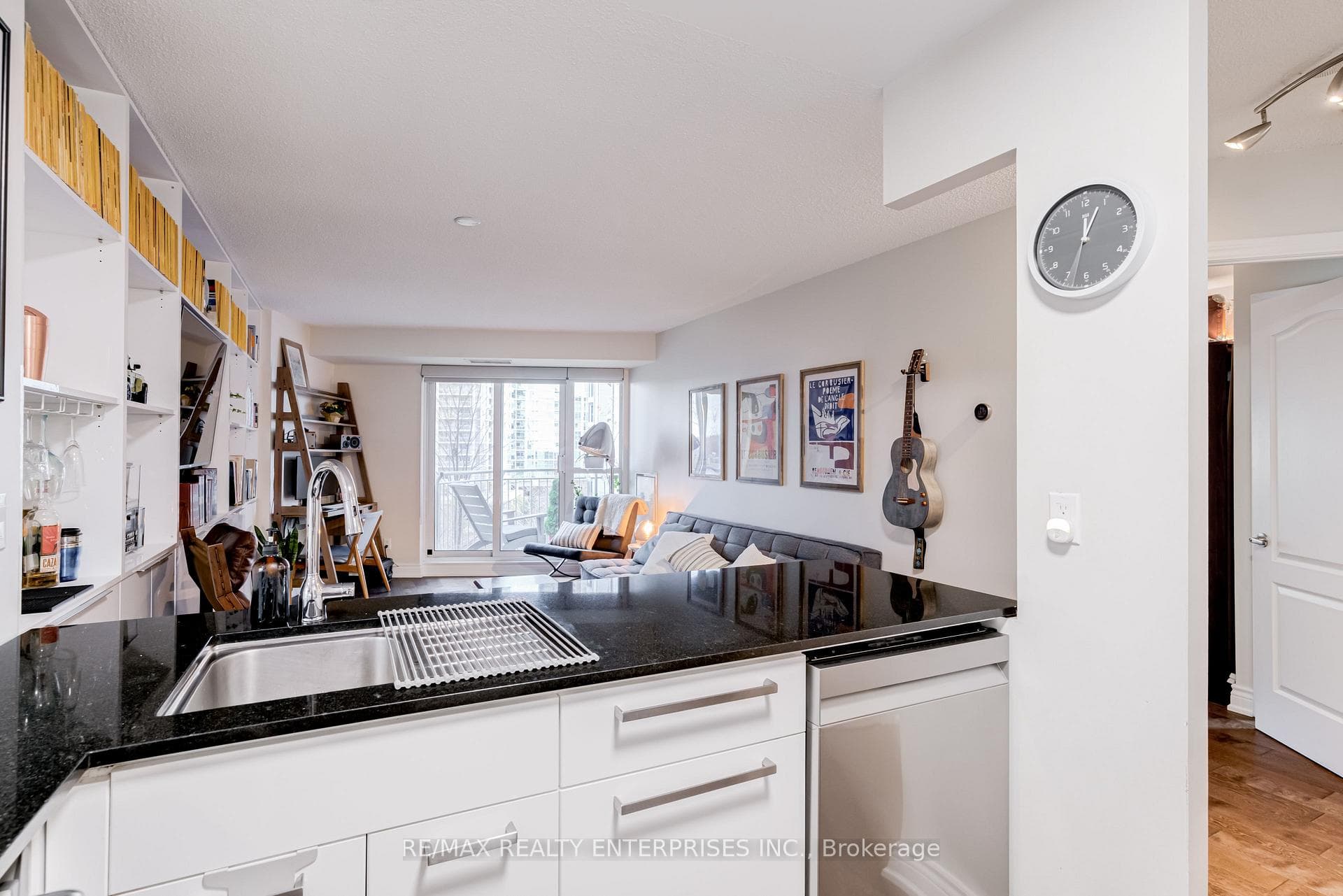 2111 Lake Shore Road Unit 520 photo 13