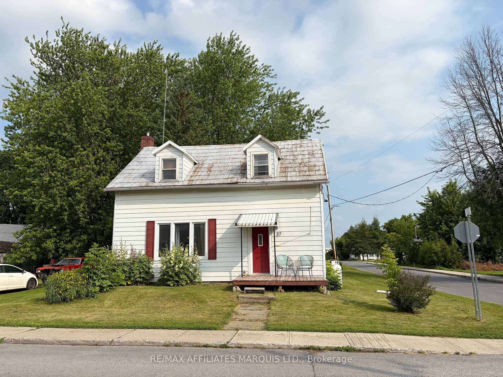 37 Main Street photo 1