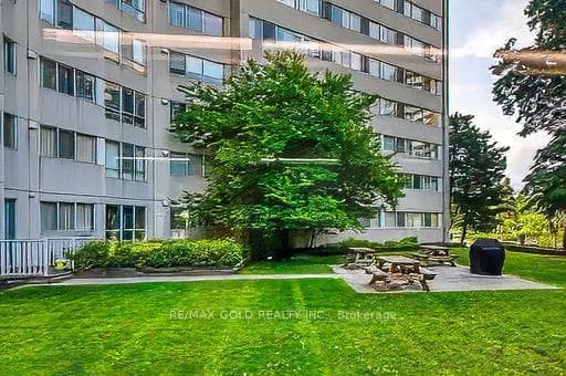 3700 Kaneff Crescent Unit 2101 photo 39