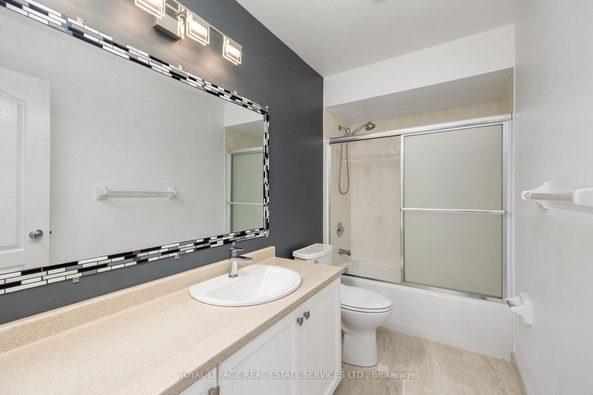 1141 Westview Terrace photo 18