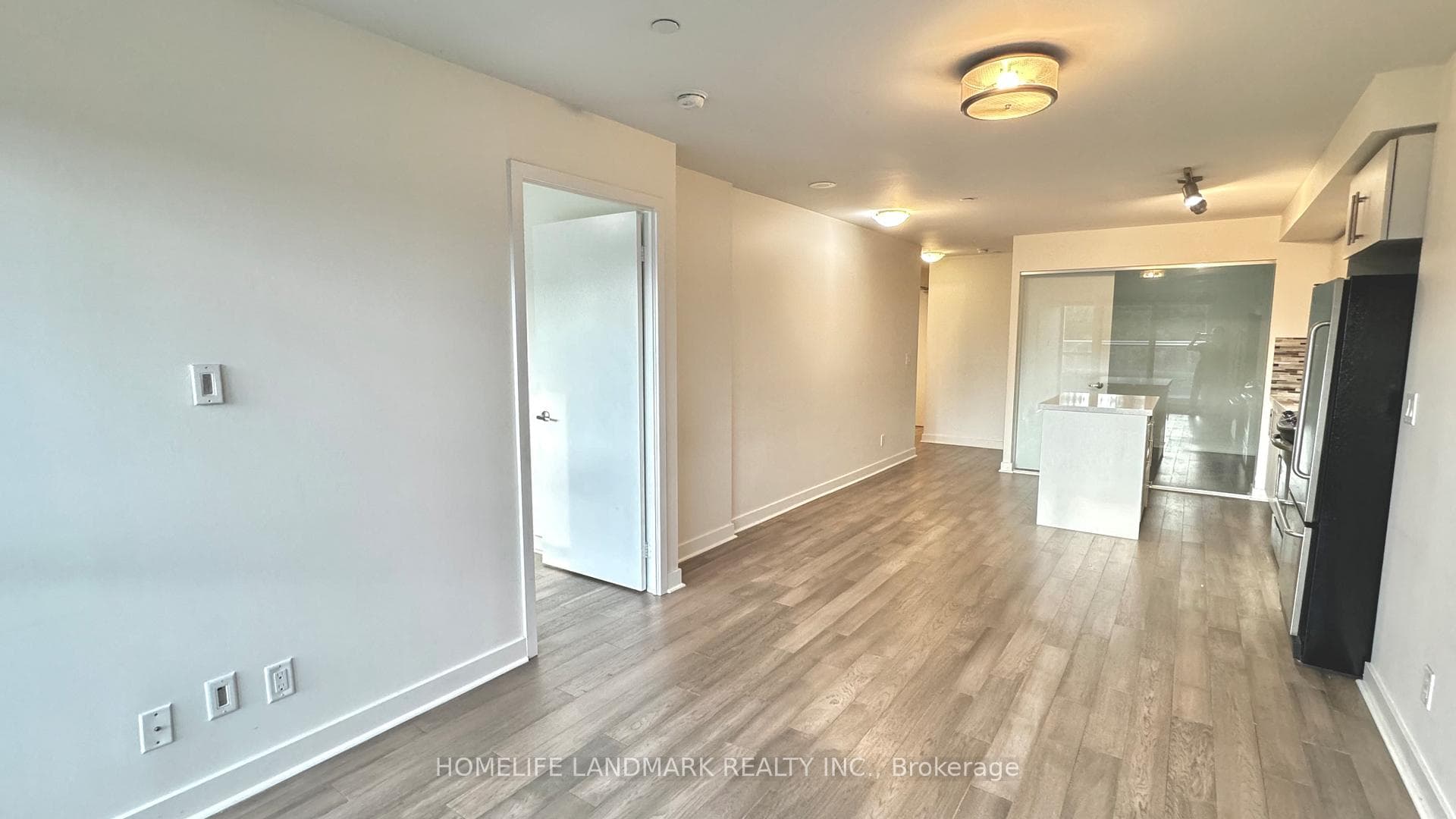 58 Orchard View Boulevard Unit 403 photo 8