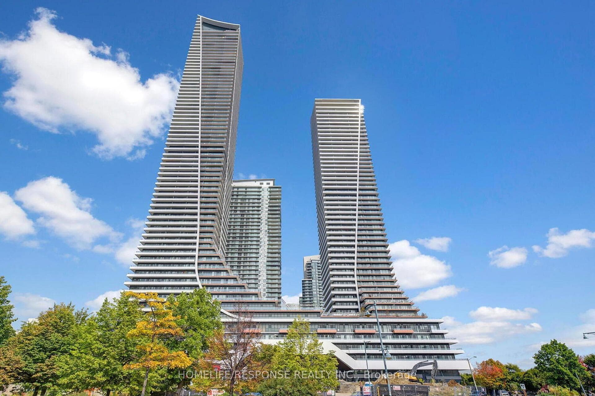 20 SHORE BREEZE Drive Unit 1008 photo 2