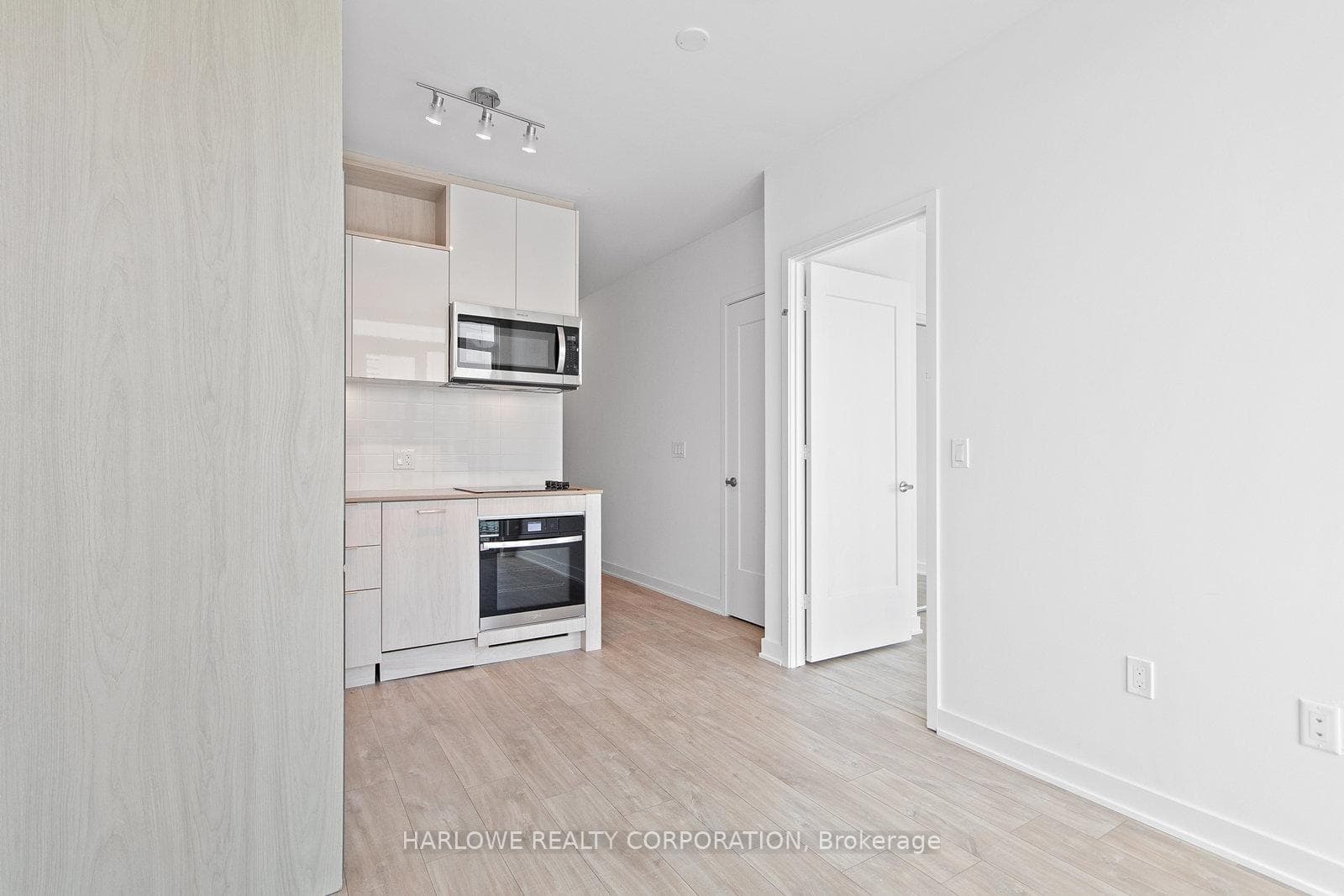 135 Lower Sherbourne Street Unit PH3018 photo 7