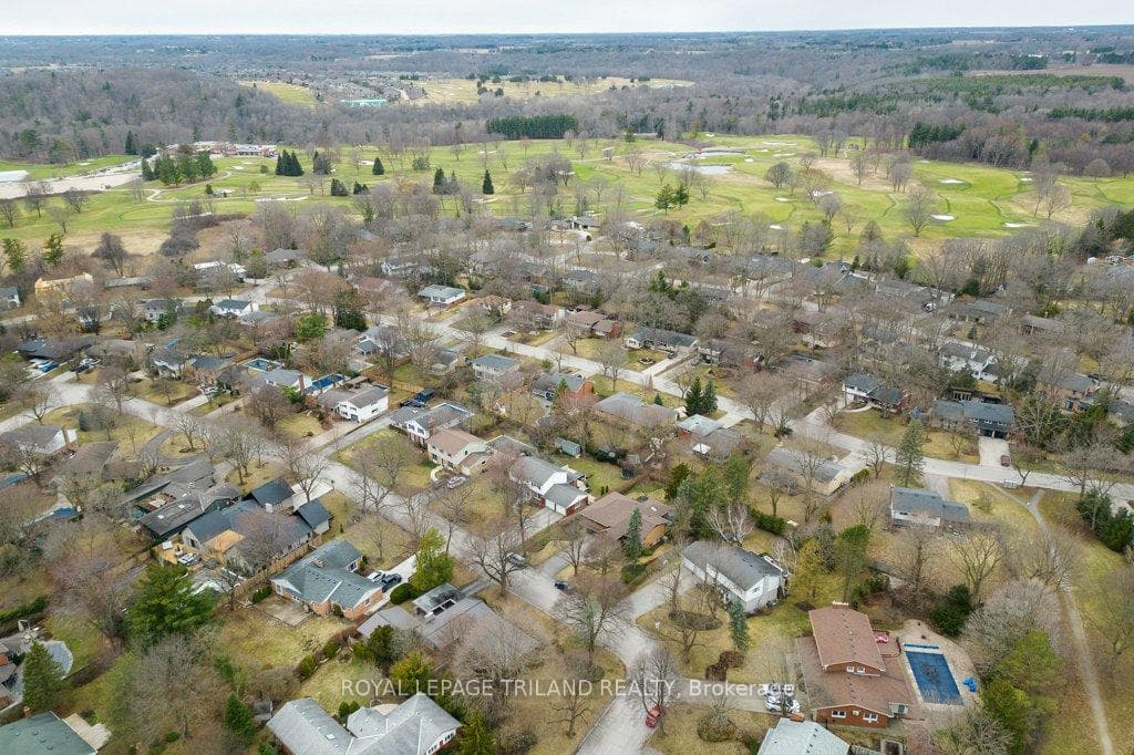 45 Hunt Village Crescent photo 50