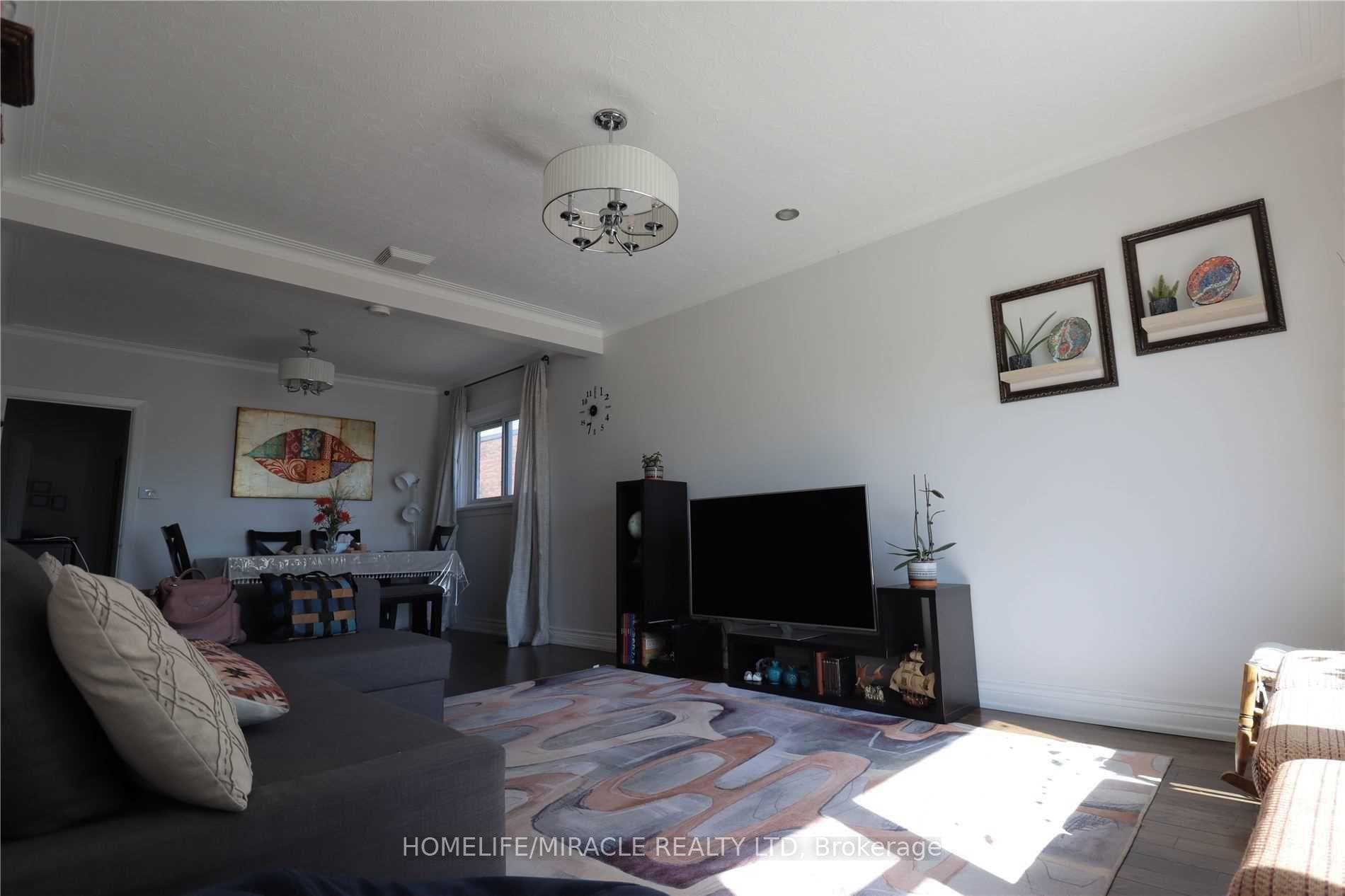 1382 Warden Avenue Unit Main photo 6